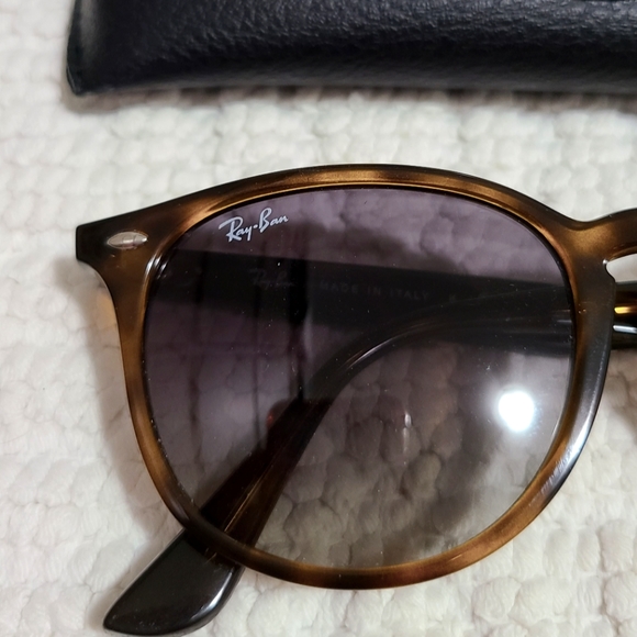 Ray-Ban RB 4258 - Picture 2 of 4